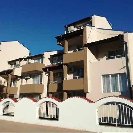 אכסניה Siana House *