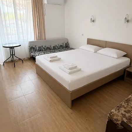 אכסניה Siana House *