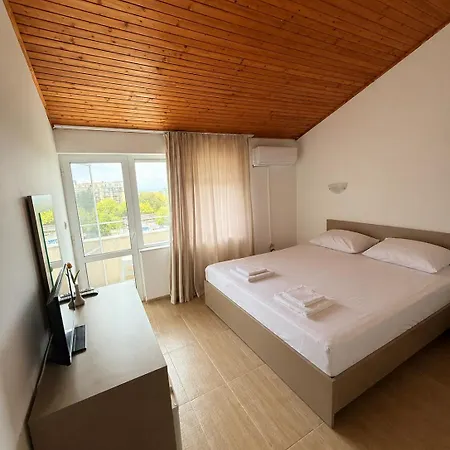 Хостел Siana House *