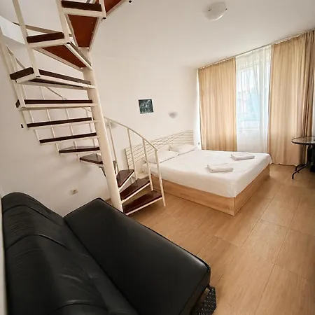 Siana House Равда