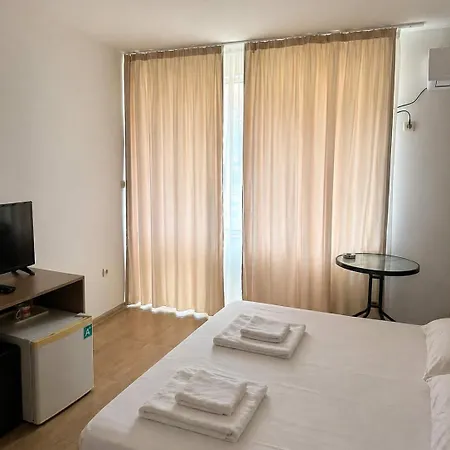 אכסניה Siana House *