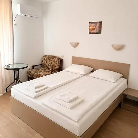 Хостел Siana House
