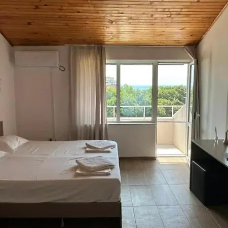 אכסניה Siana House רבדה