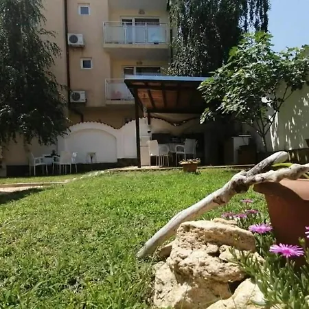 Siana House * Равда