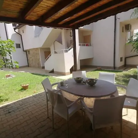 Хостел Siana House