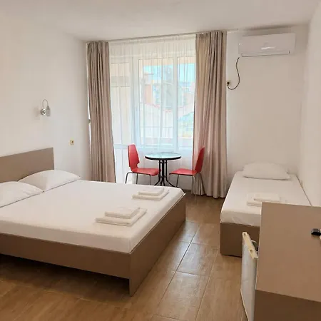 Siana House אכסניה רבדה